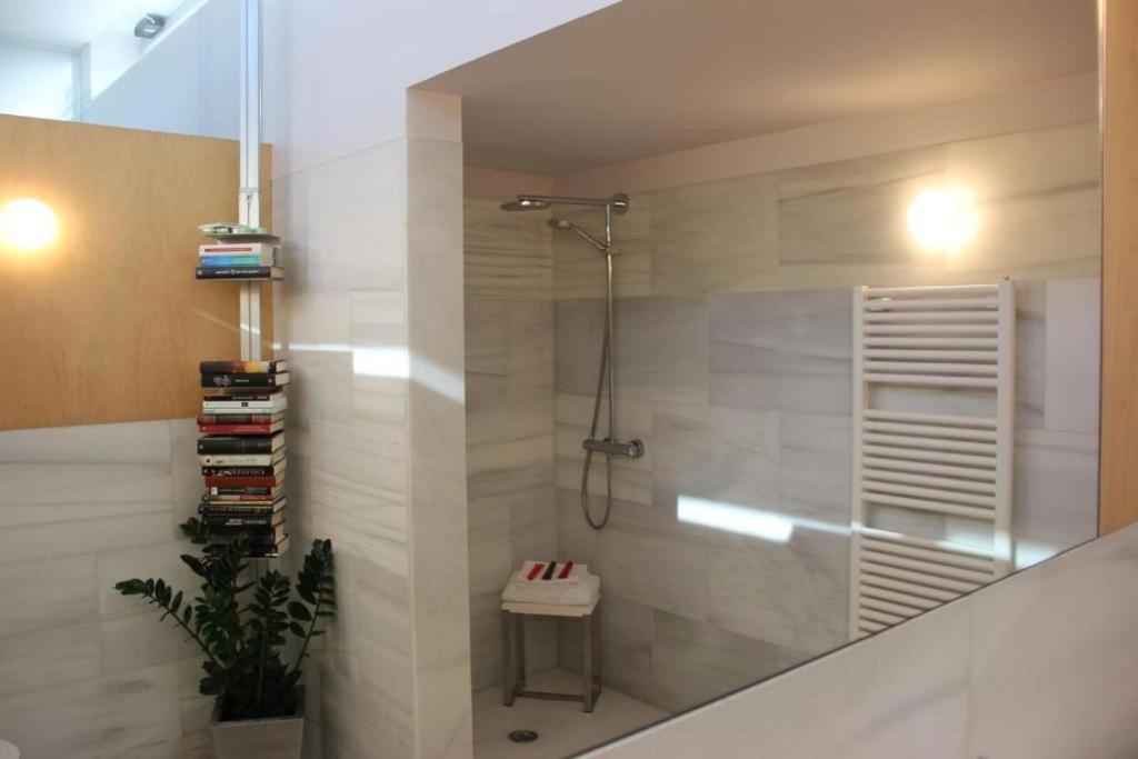 Gloria'S Design House Apartment ซานติอาโก เด กอมโปสเตลา ภายนอก รูปภาพ